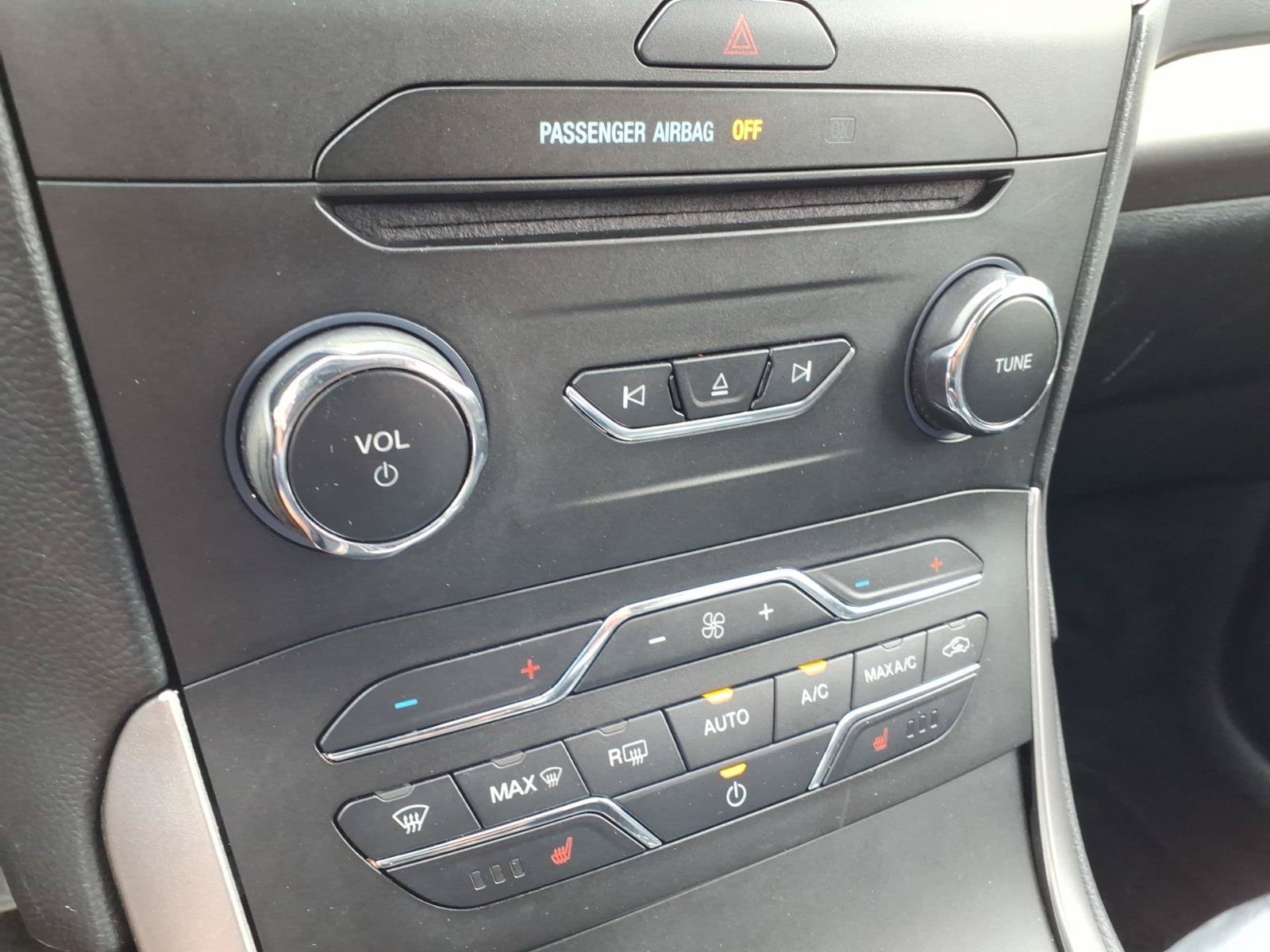 Used 2018 Ford Edge SEL w/ Equipment Group 201A AWD/4WD image 19