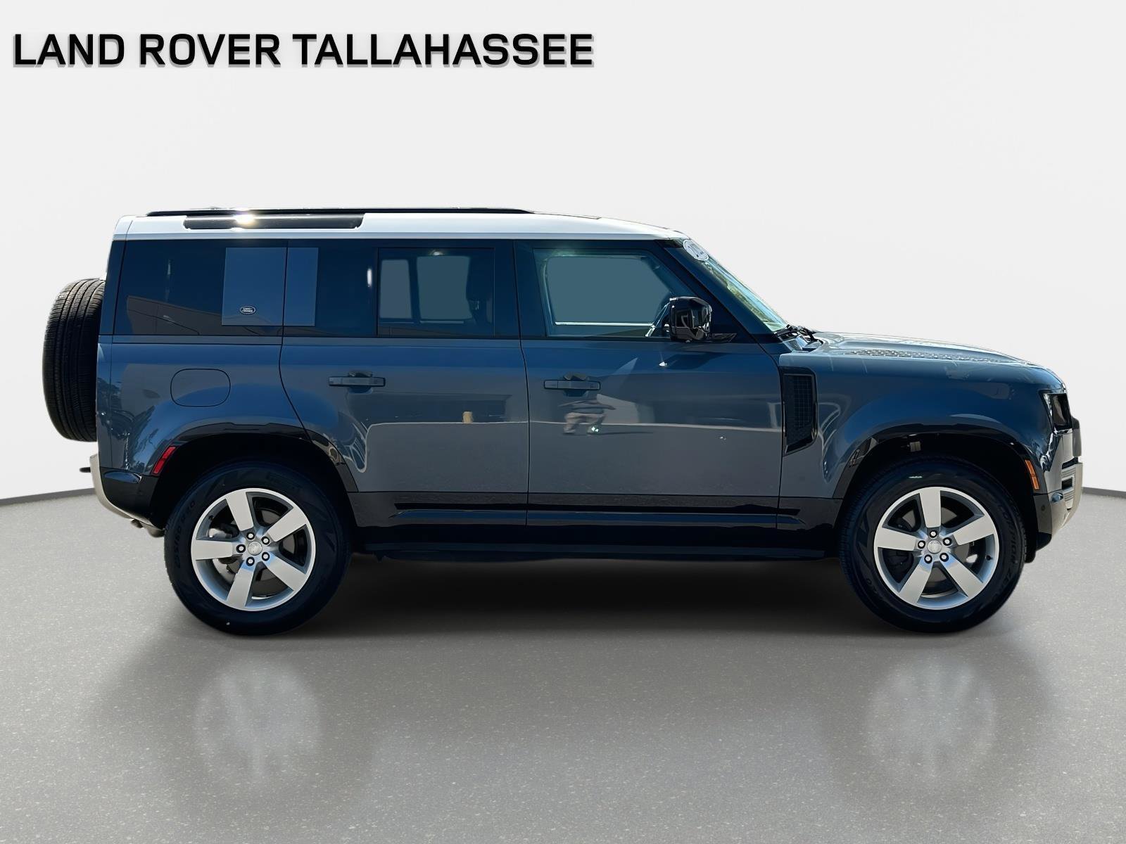 Used 2022 Land Rover Defender 110 S image 5