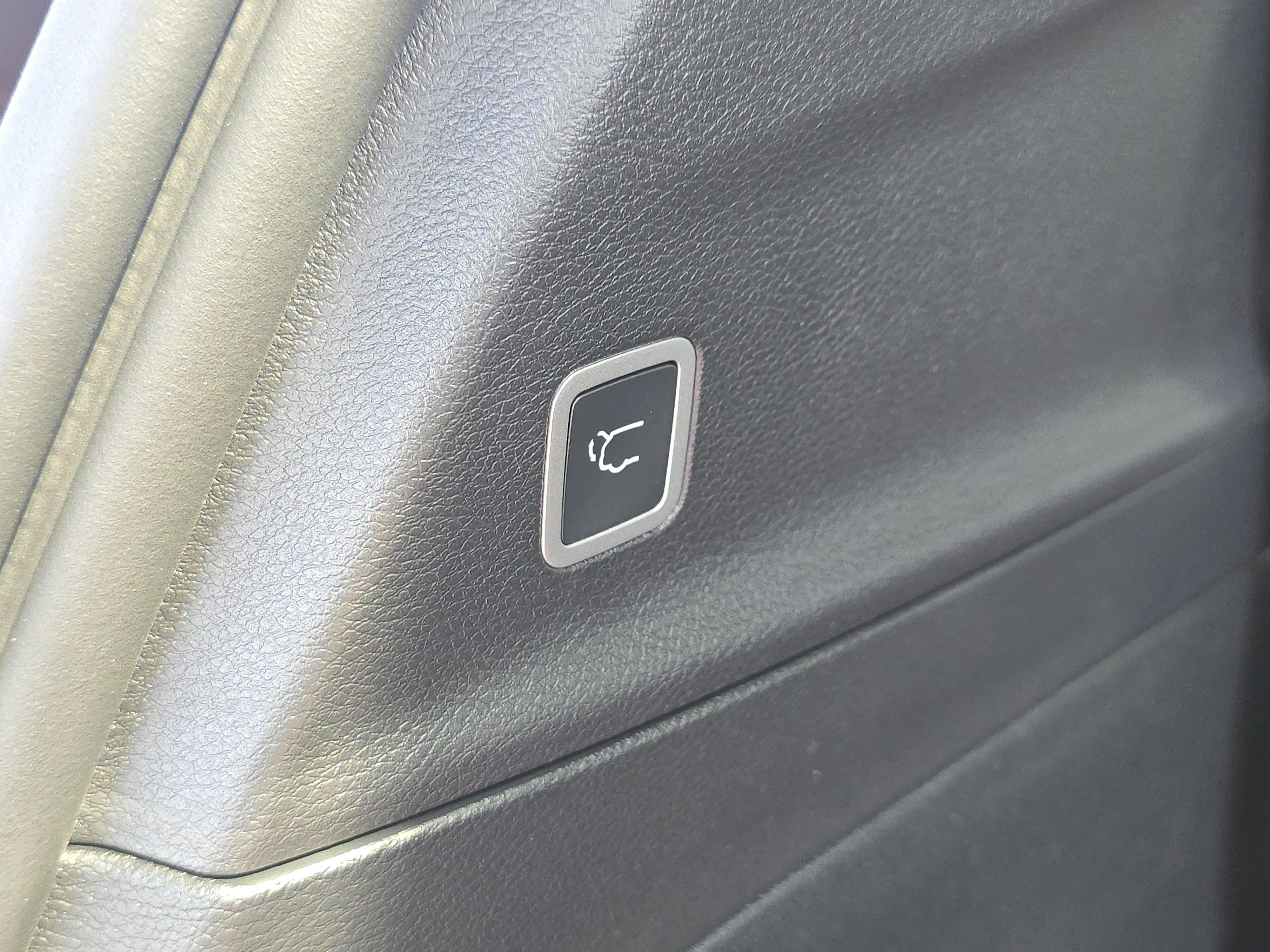 New 2026 Chrysler Pacifica Limited w/ S Appearance Package image 19