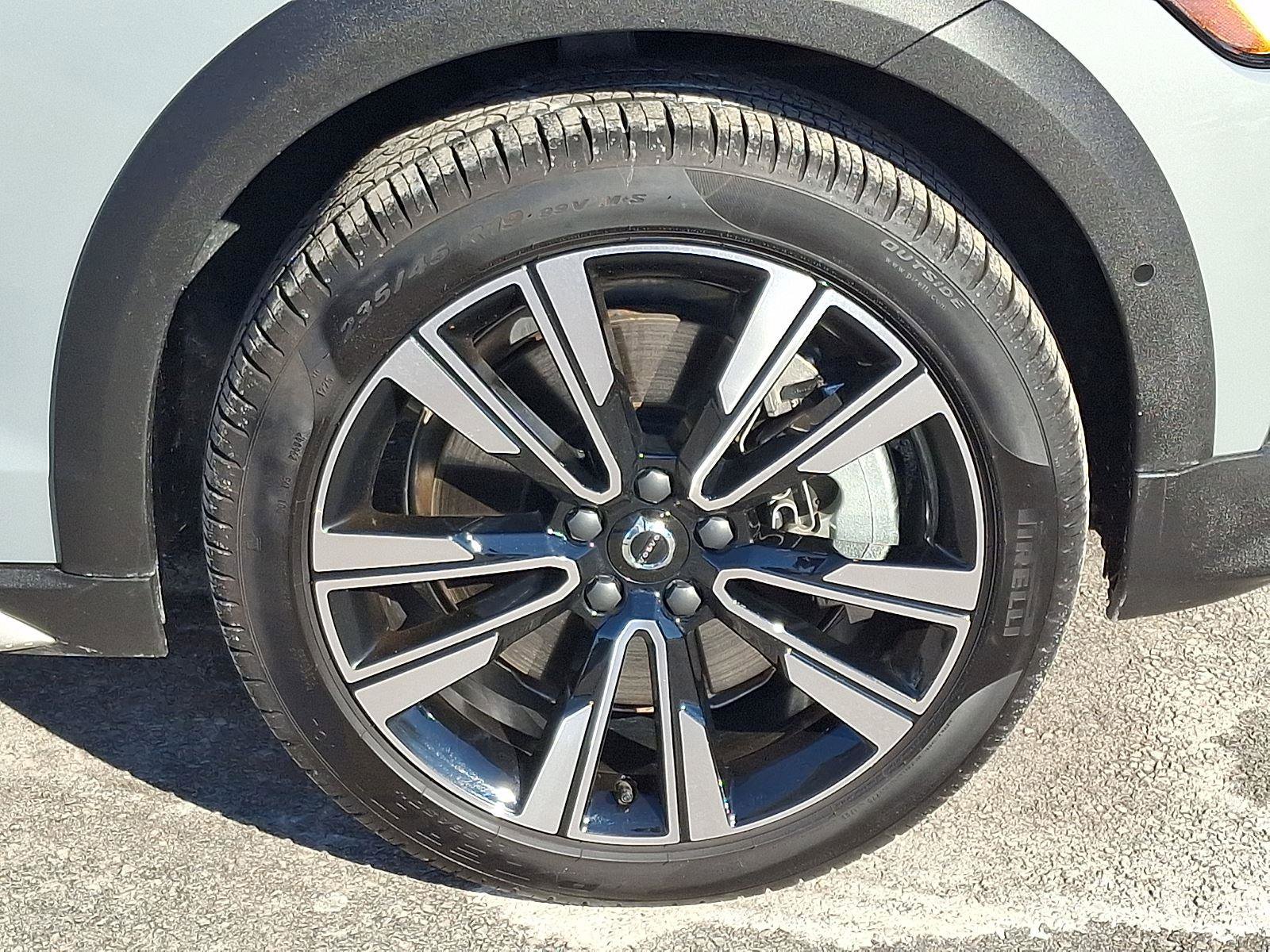 Certified 2025 Volvo V60 B5 Cross Country Ultra image 8