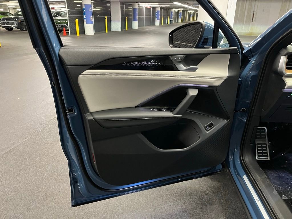 New 2026 Volkswagen Tiguan SEL R-Line image 19