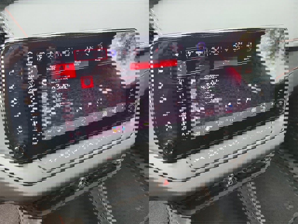 Used 2025 Dodge Charger Daytona Scat Pack w/ Track Pack image 30