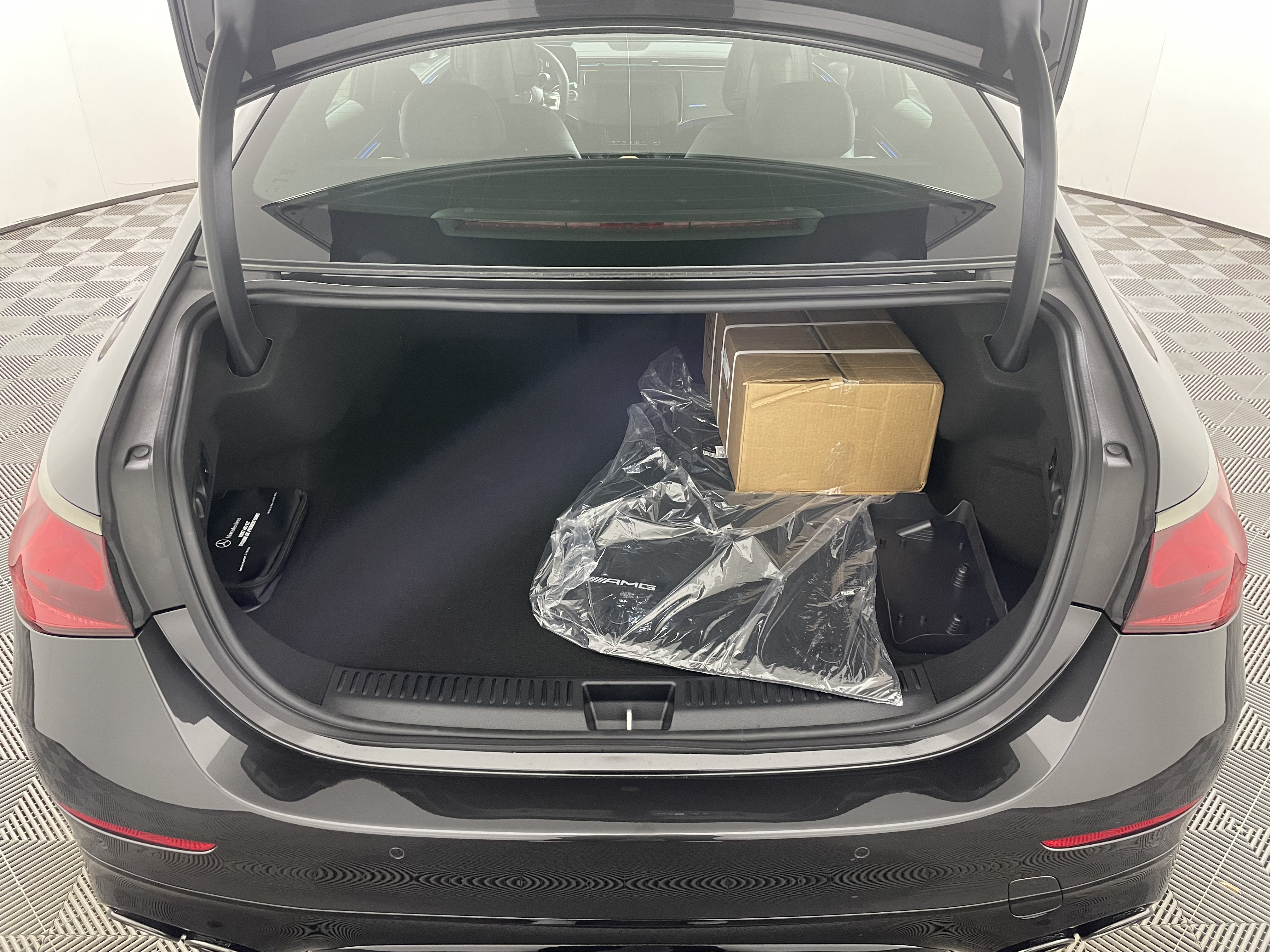 New 2026 Mercedes-Benz E 53 AMG e 4MATIC Sedan image 19