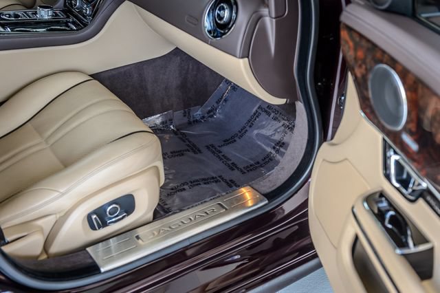 Used 2016 Jaguar XJ R-Sport RWD image 27