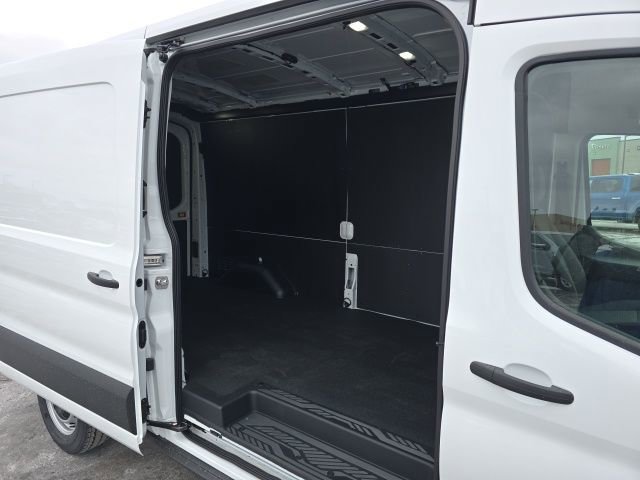 New 2026 Ford Transit 250 148 Medium Roof w/ Load Area Protection Package RWD image 14
