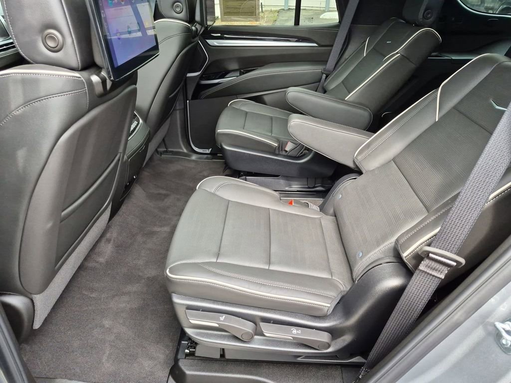 Used 2026 Cadillac Escalade Sport w/ Touring Package AWD/4WD image 18