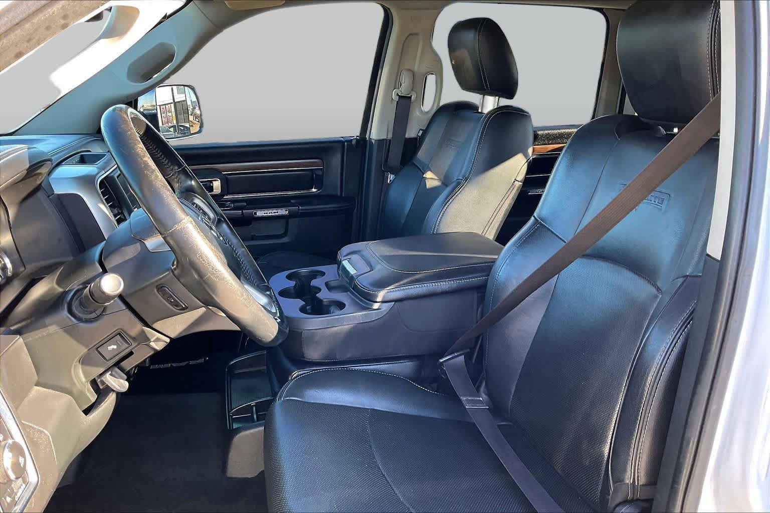 Used 2017 RAM 1500 Laramie AWD/4WD image 8