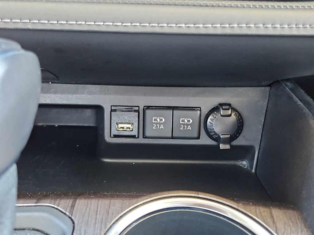 Used 2021 Toyota Highlander Limited image 22