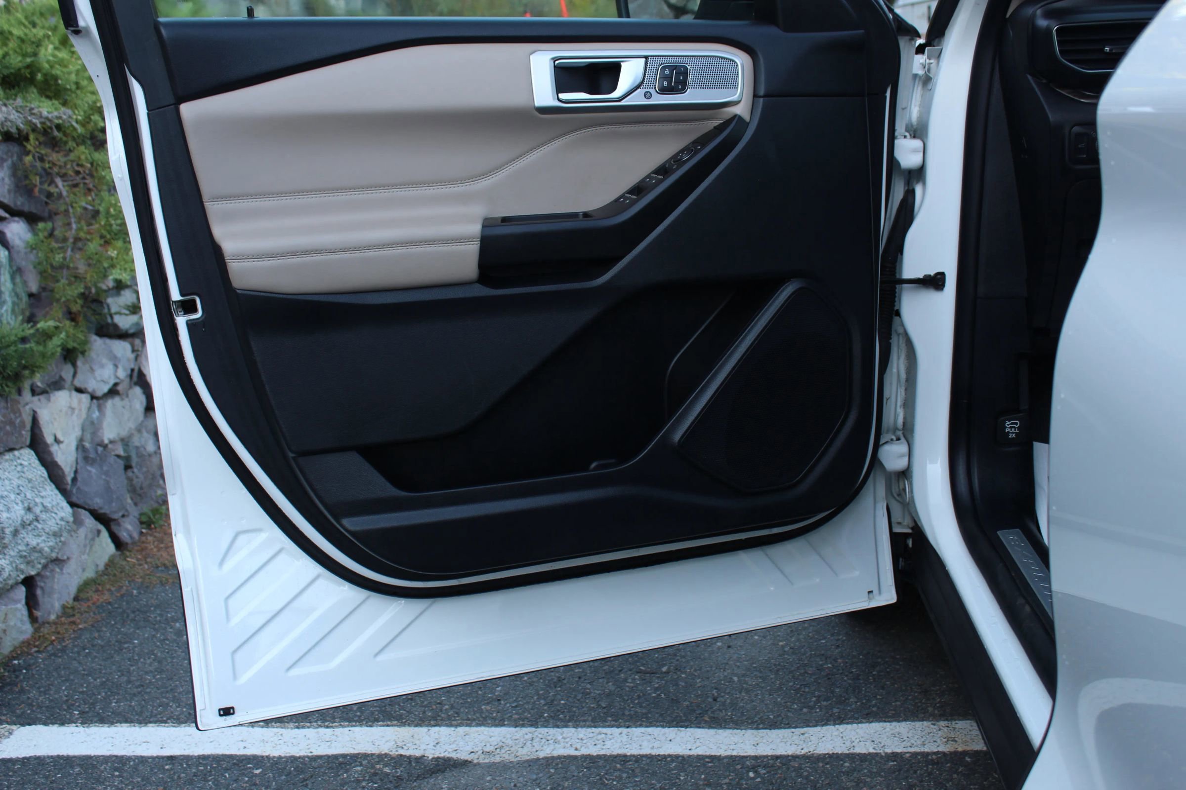 Used 2020 Ford Explorer Limited image 12