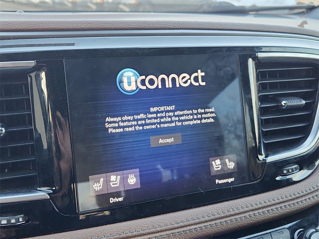 Used 2020 Chrysler Pacifica Limited w/ Advanced Safetytec Group image 27