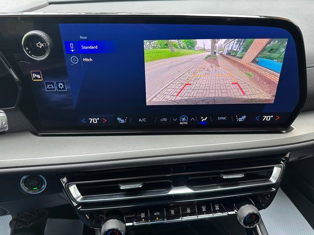 New 2025 Chevrolet Traverse LT w/ Midnight/Sport Edition image 24