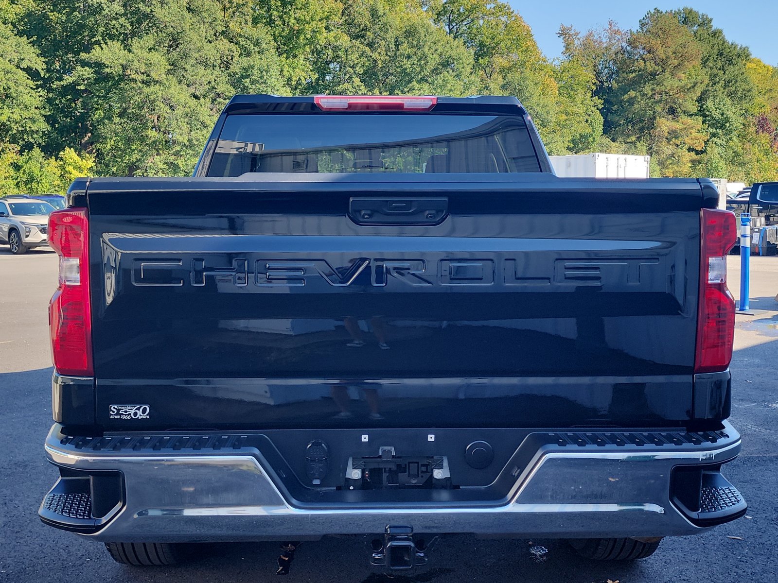 Used 2023 Chevrolet Silverado 1500 LT AWD/4WD image 4