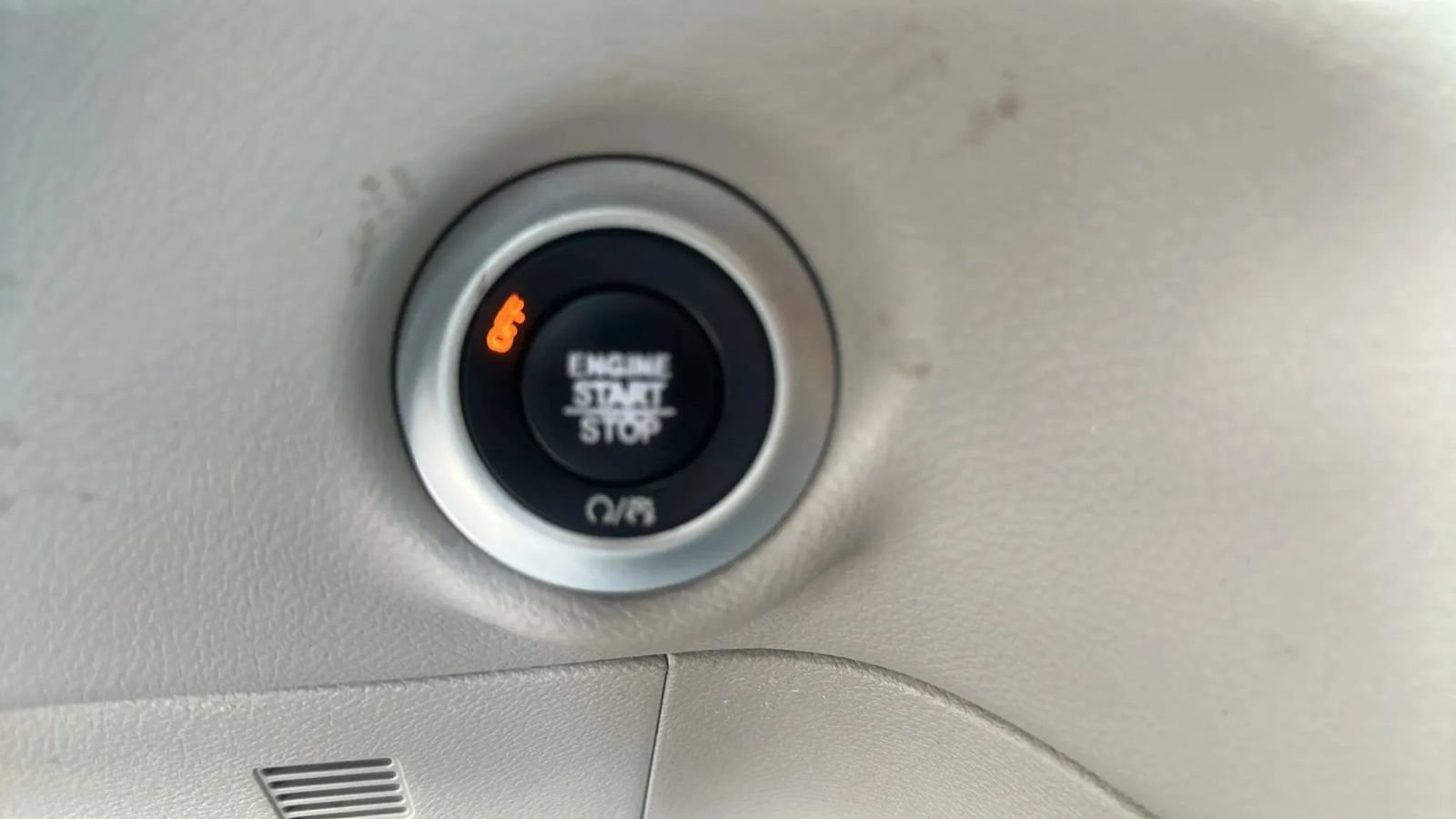 Used 2017 Chrysler Pacifica Touring-L FWD image 24