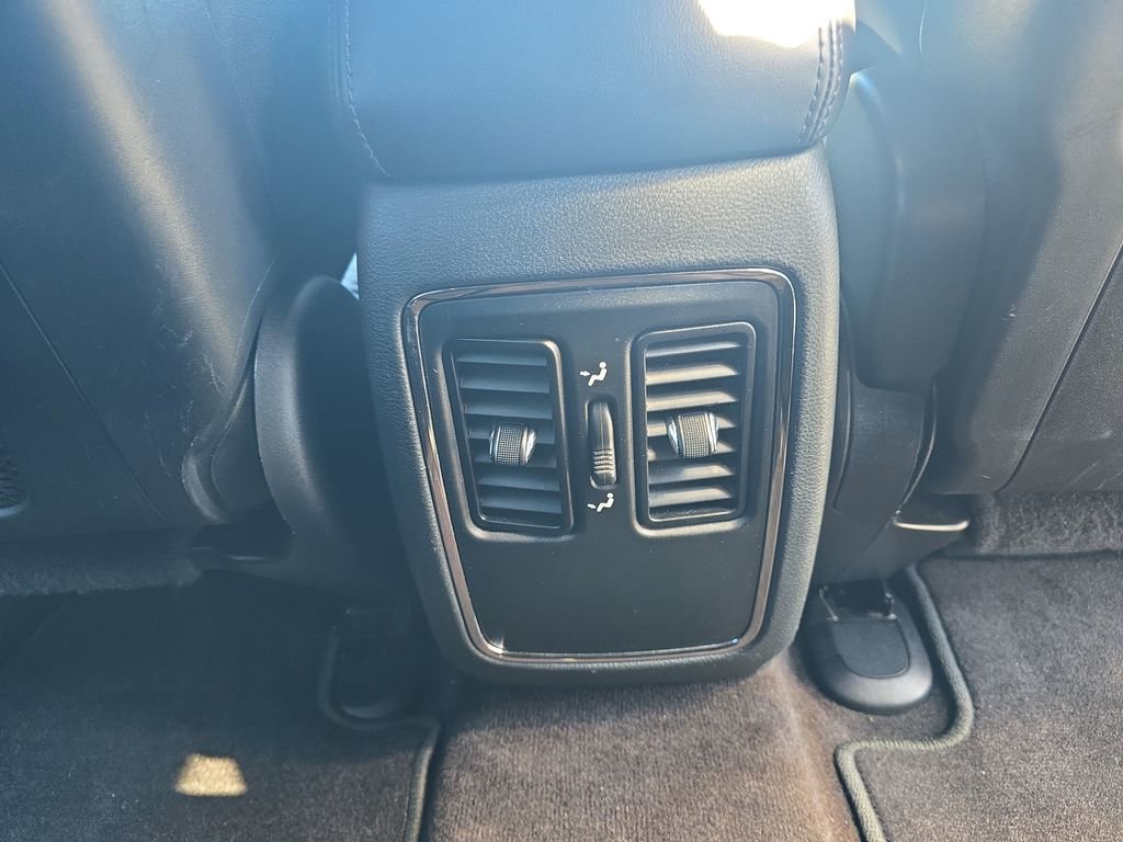 Used 2018 Jeep Grand Cherokee Laredo image 19