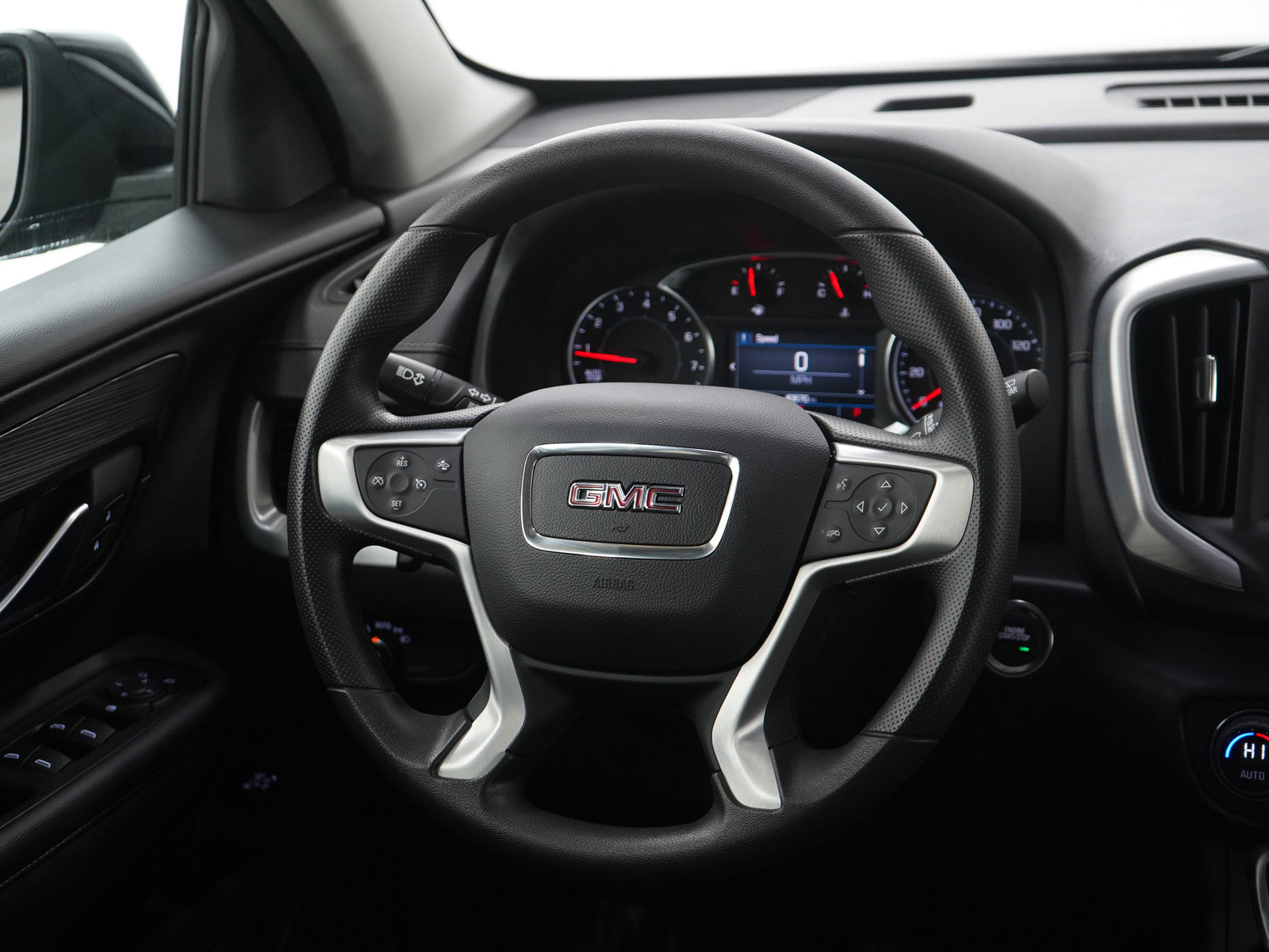 Used 2022 GMC Terrain SLE w/ Driver Convenience Package image 13