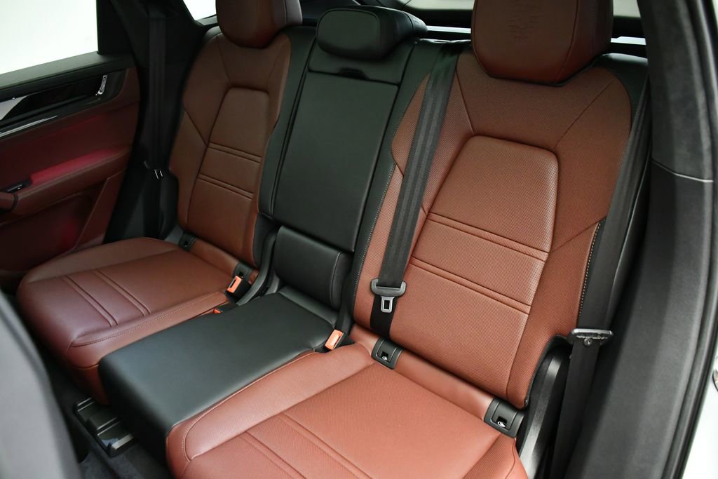 New 2026 Porsche Cayenne GTS AWD/4WD image 49