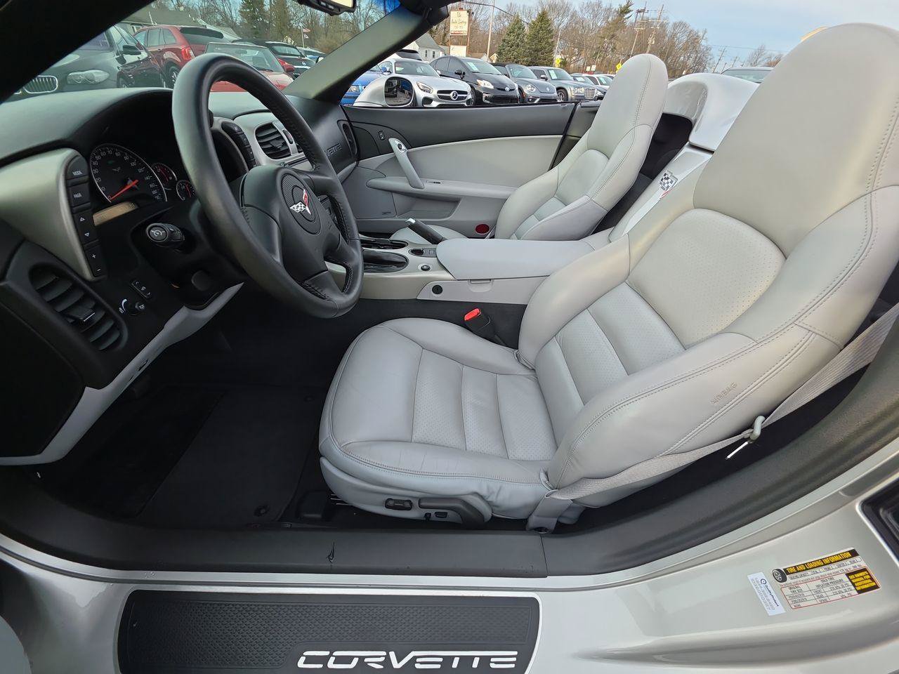 Used 2005 Chevrolet Corvette Convertible w/ Preferred Equipment Group RWD image 3
