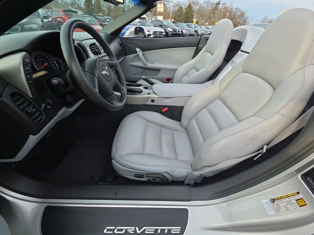 Used 2005 Chevrolet Corvette Convertible w/ Preferred Equipment Group image 3
