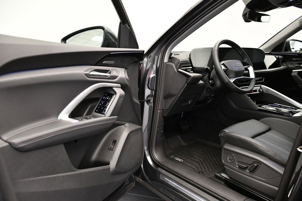 Used 2025 Audi Q5 Premium Plus w/ Premium Plus AWD/4WD image 35