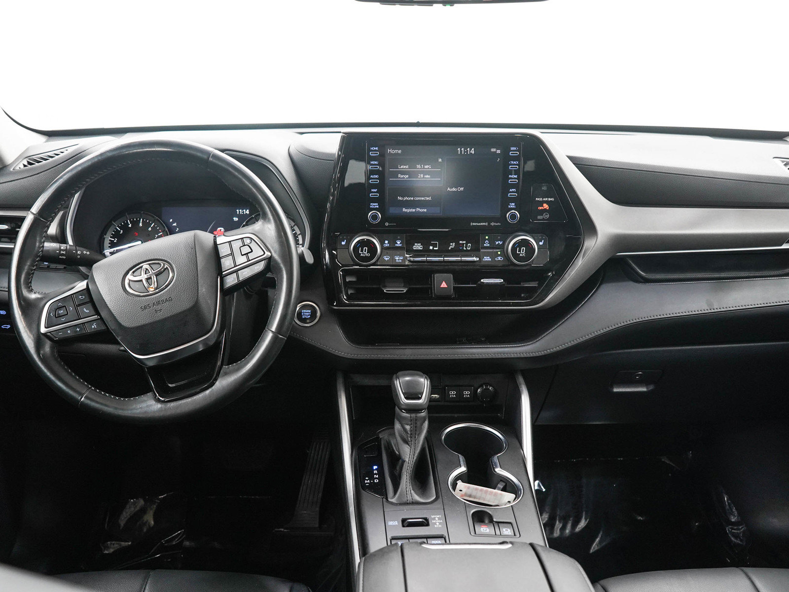 Used 2020 Toyota Highlander XLE AWD/4WD image 17