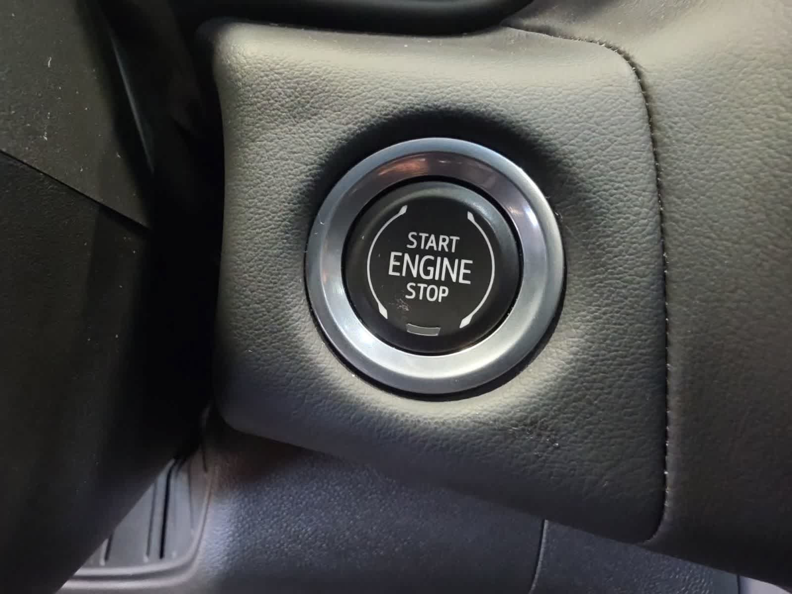 Used 2023 GMC Yukon XL SLT AWD/4WD image 27