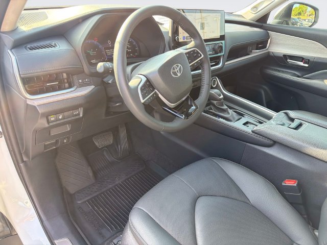 Used 2026 Toyota Grand Highlander FWD image 24