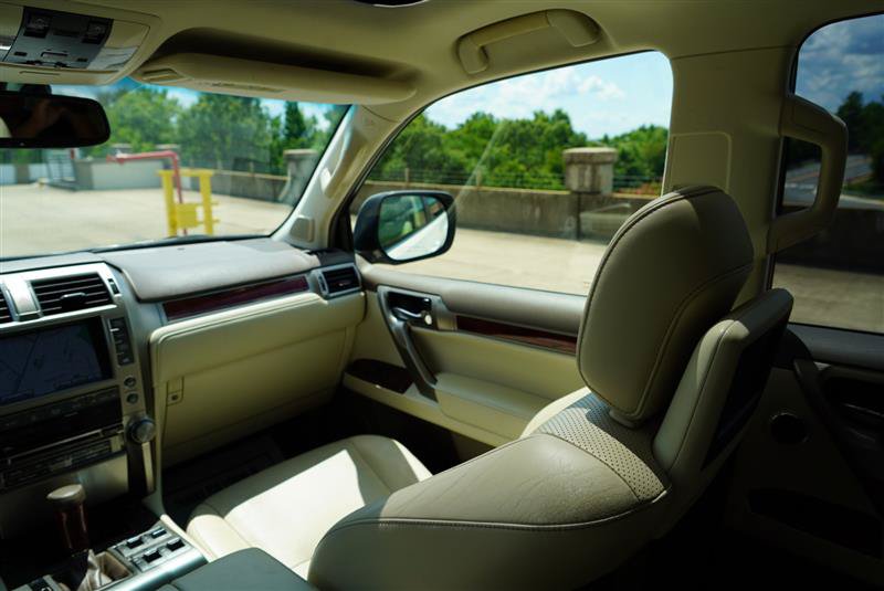 Used 2013 Lexus GX 460 Premium AWD/4WD image 38
