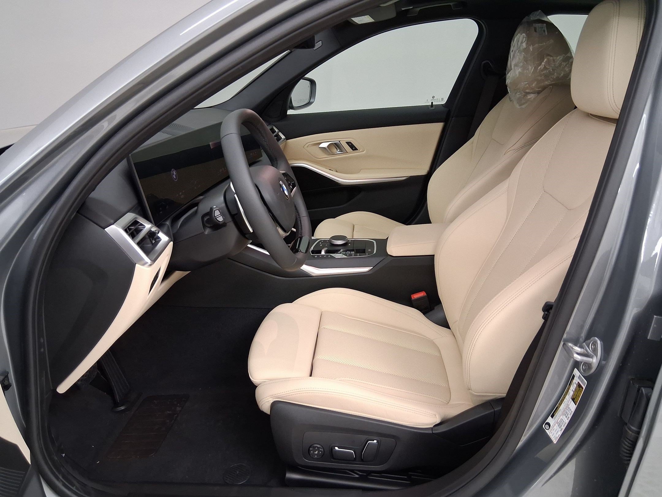 New 2026 BMW 330i Sedan w/ Convenience Package RWD image 3