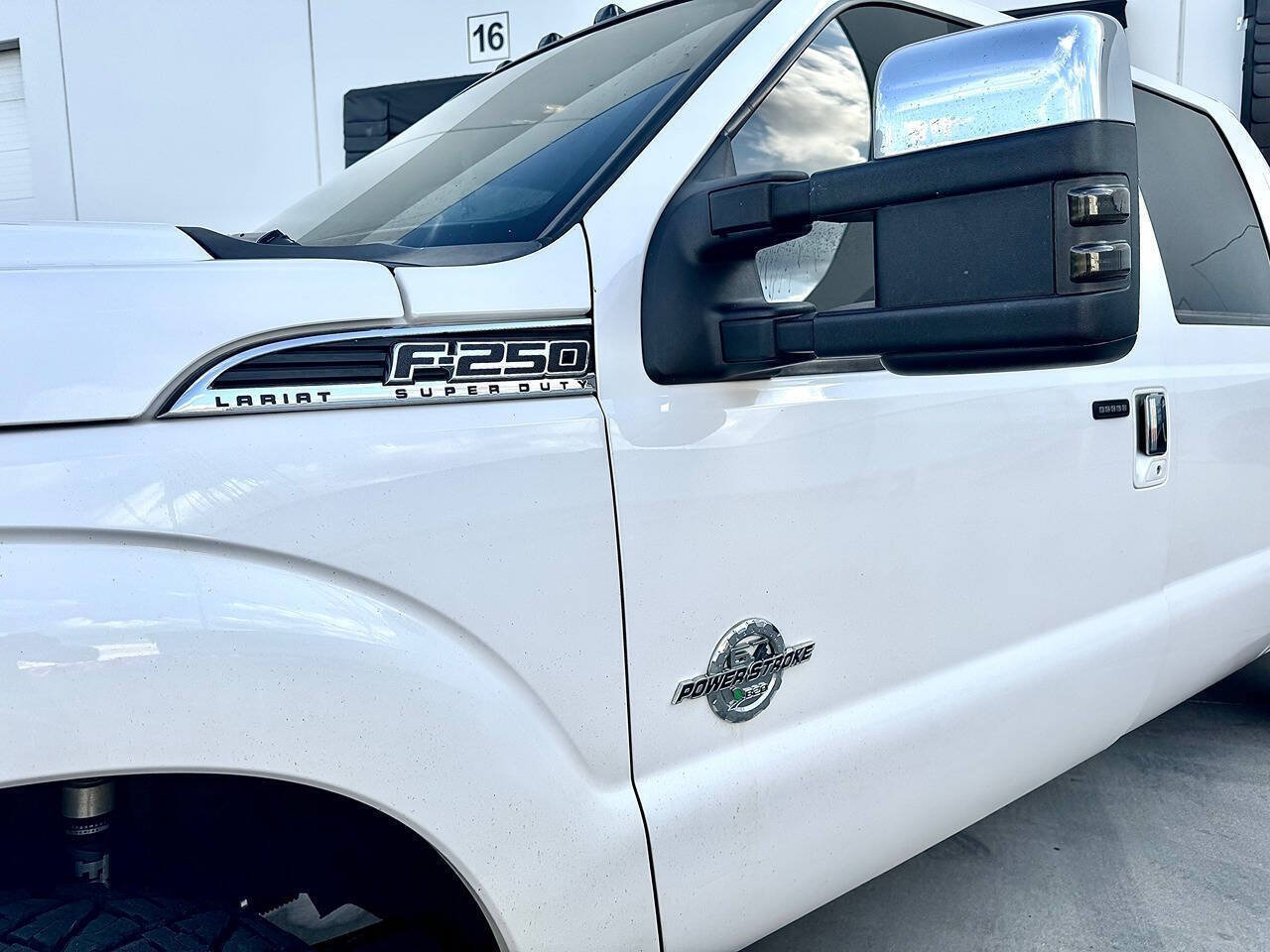 Used 2016 Ford F250 Platinum w/ Platinum Package AWD/4WD image 28