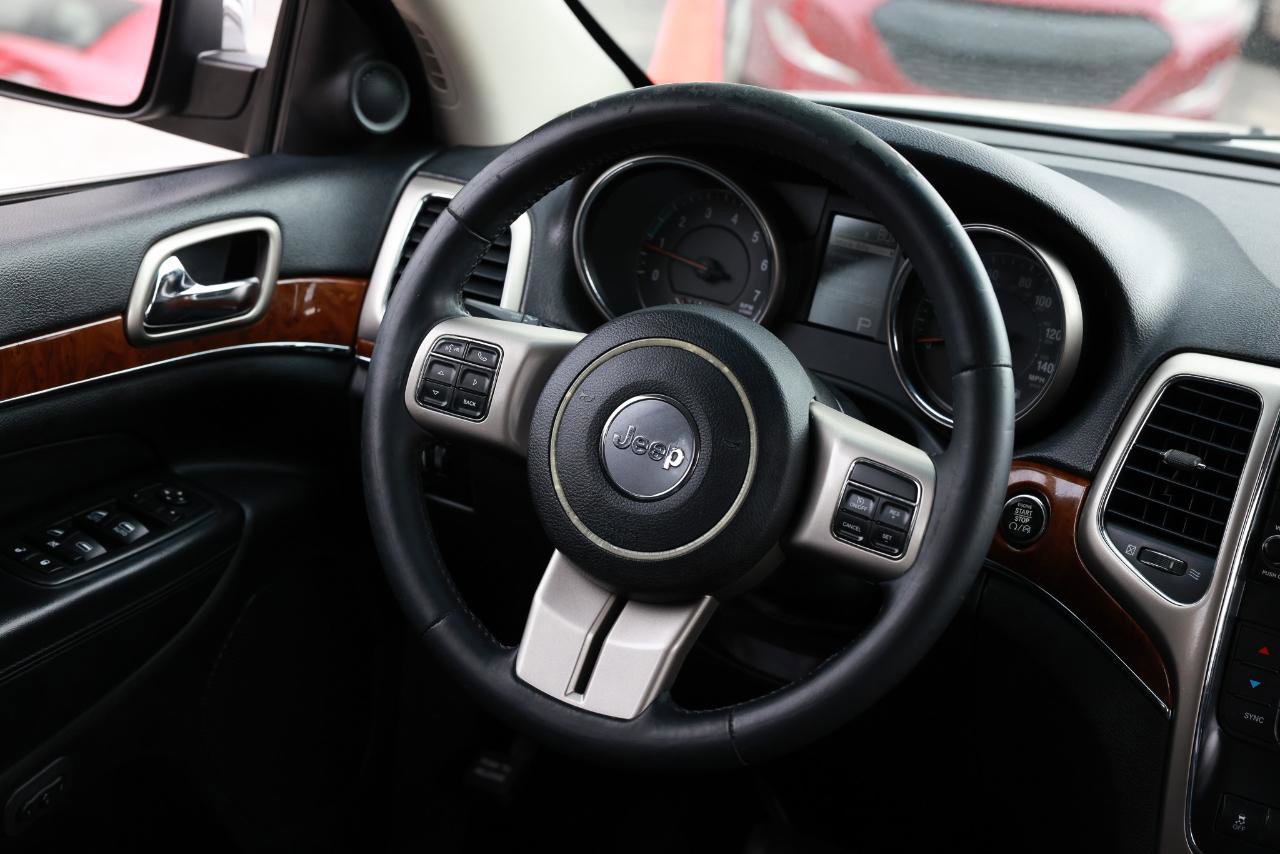 Used 2013 Jeep Grand Cherokee Limited image 28