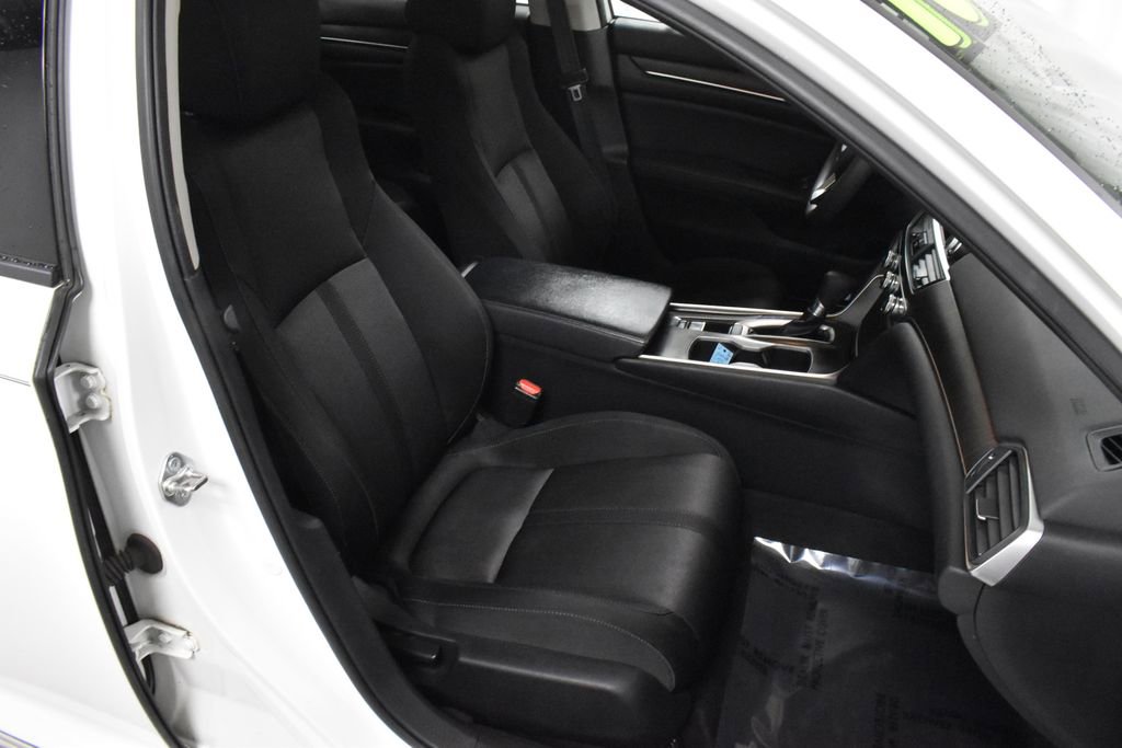Used 2018 Honda Accord EX image 15
