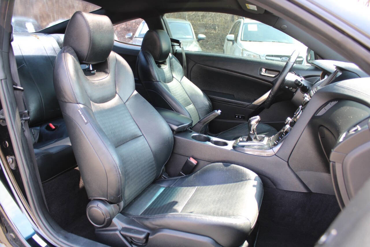 Used 2013 Hyundai Genesis 3.8 image 29