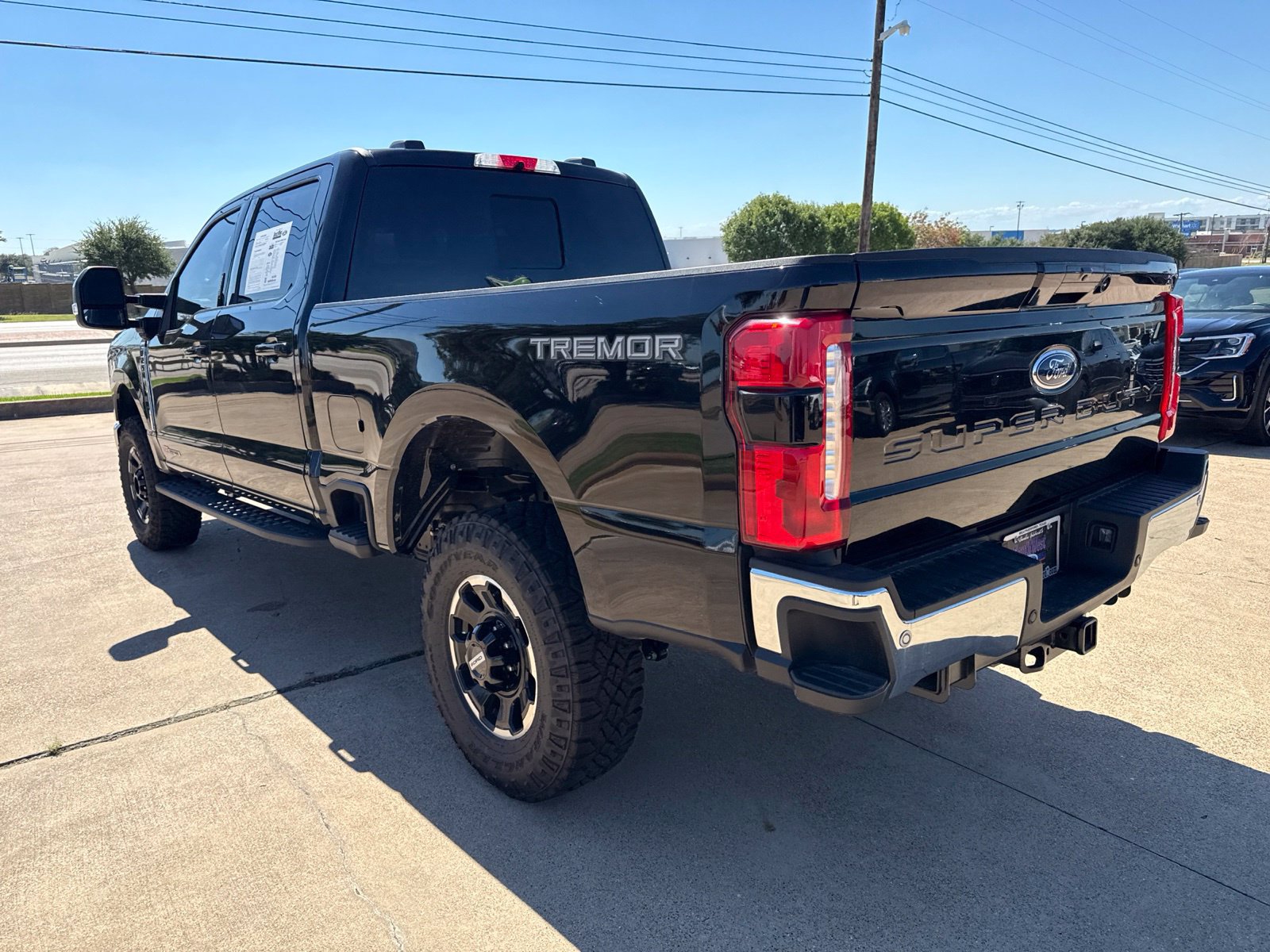 Used 2026 Ford F250 Lariat w/ Tremor Off-Road Package AWD/4WD image 5