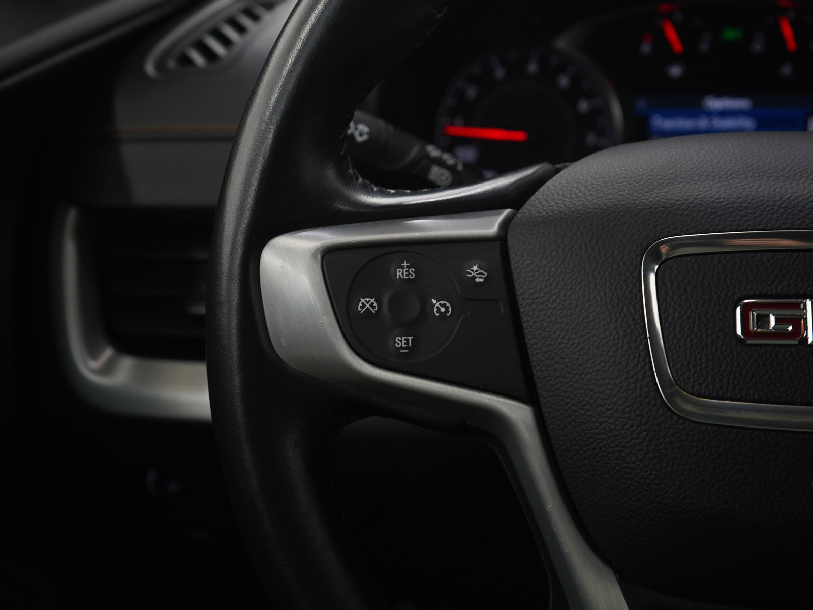 Used 2020 GMC Terrain SLE w/ Driver Convenience Package image 24