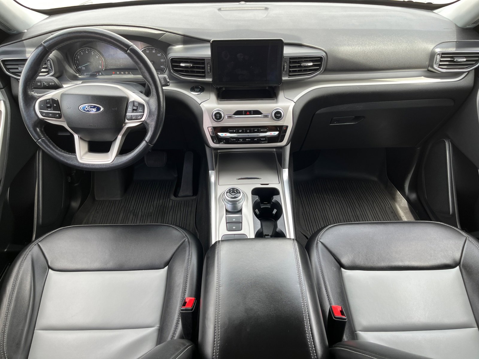 Used 2022 Ford Explorer XLT w/ Equipment Group 202A image 17