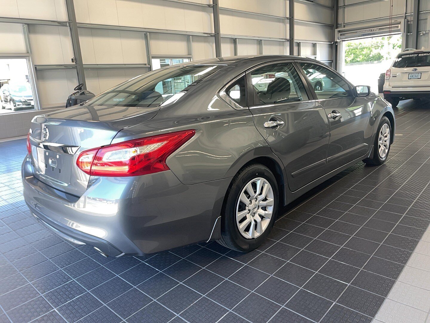 Used 2016 Nissan Altima 2.5 S w/ Power Driver Seat Package FWD image 12