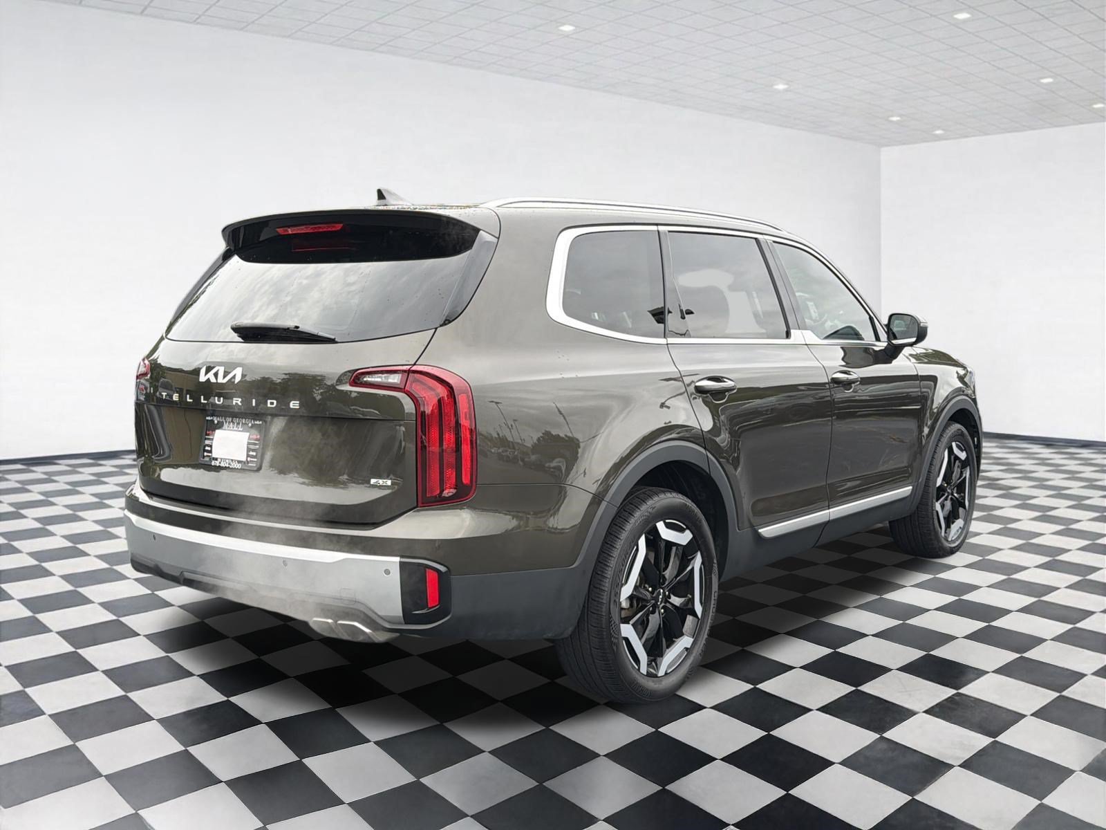 Used 2023 Kia Telluride S w/ S Sunroof Package AWD/4WD image 4