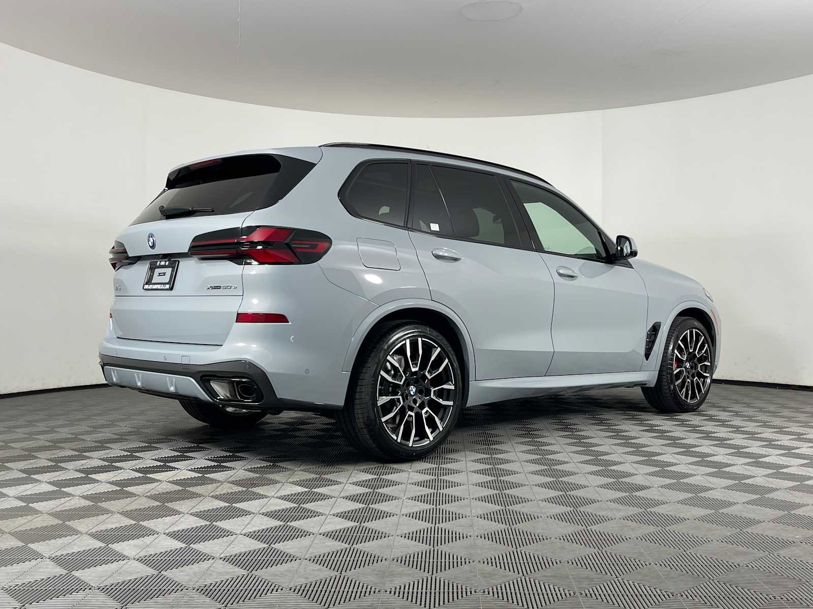 New 2026 BMW X5 xDrive50e w/ M Sport Package image 11