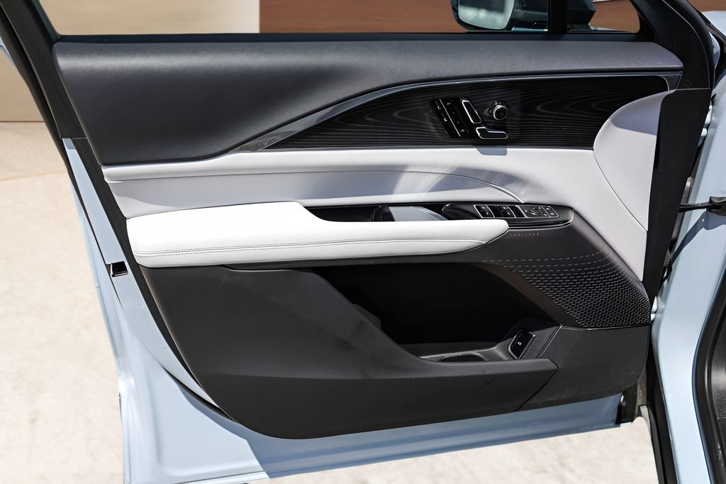 Certified 2024 Cadillac Lyriq Sport w/ LPO, Floor Liner Package AWD/4WD image 20
