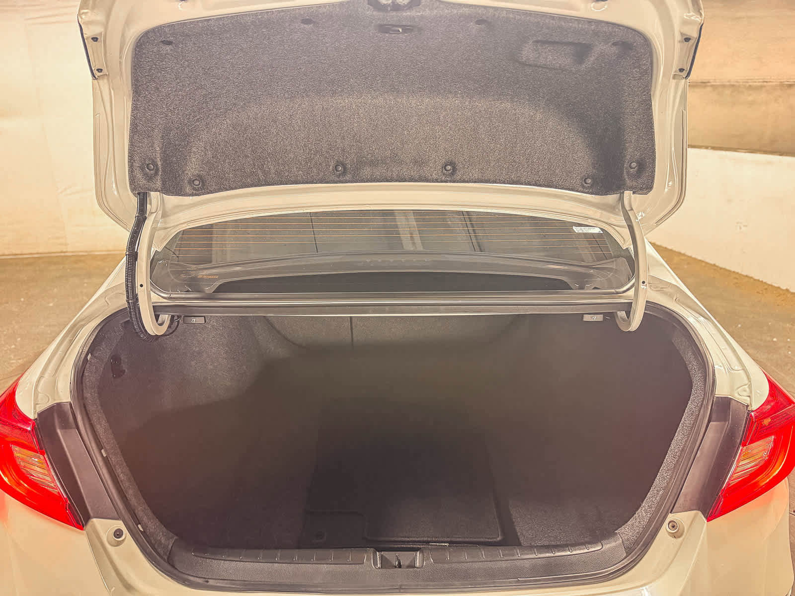 Used 2018 Honda Accord Sport image 26