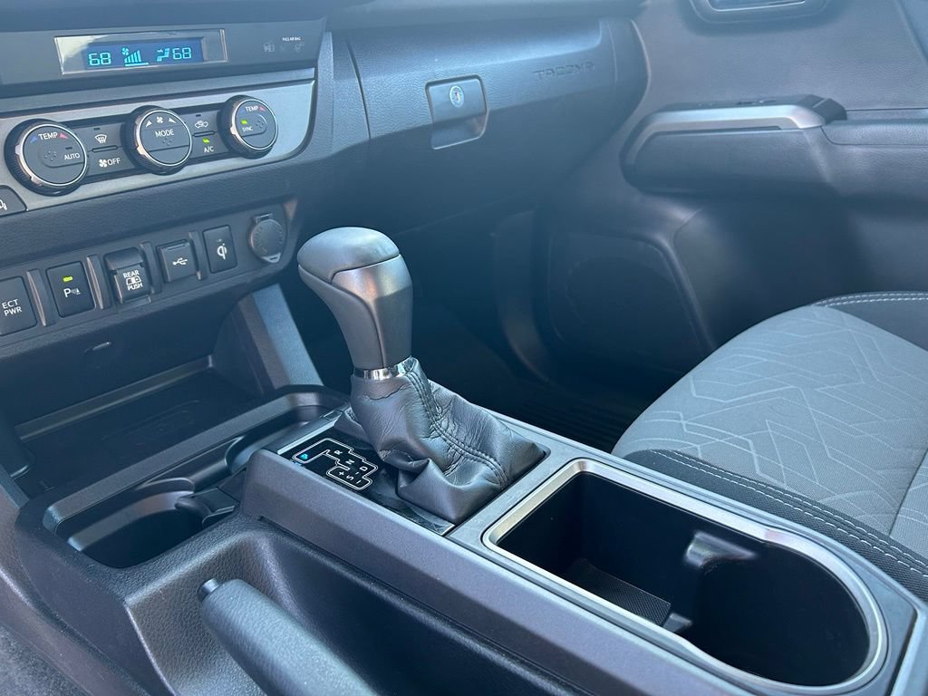 Used 2021 Toyota Tacoma TRD Off-Road w/ Technology Package AWD/4WD image 23