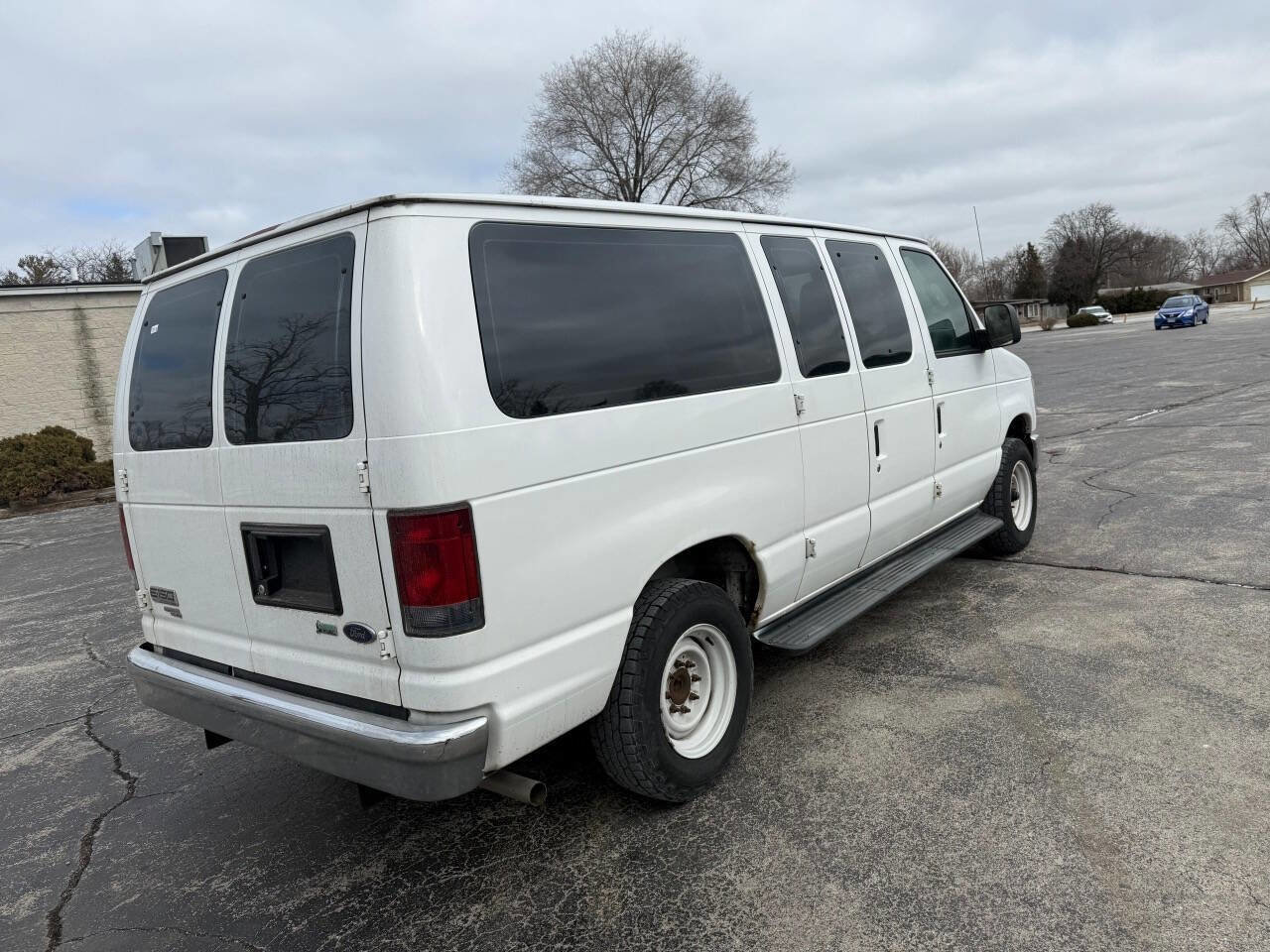 Used 2010 Ford E-150 and Econoline 150 Wagon image 10