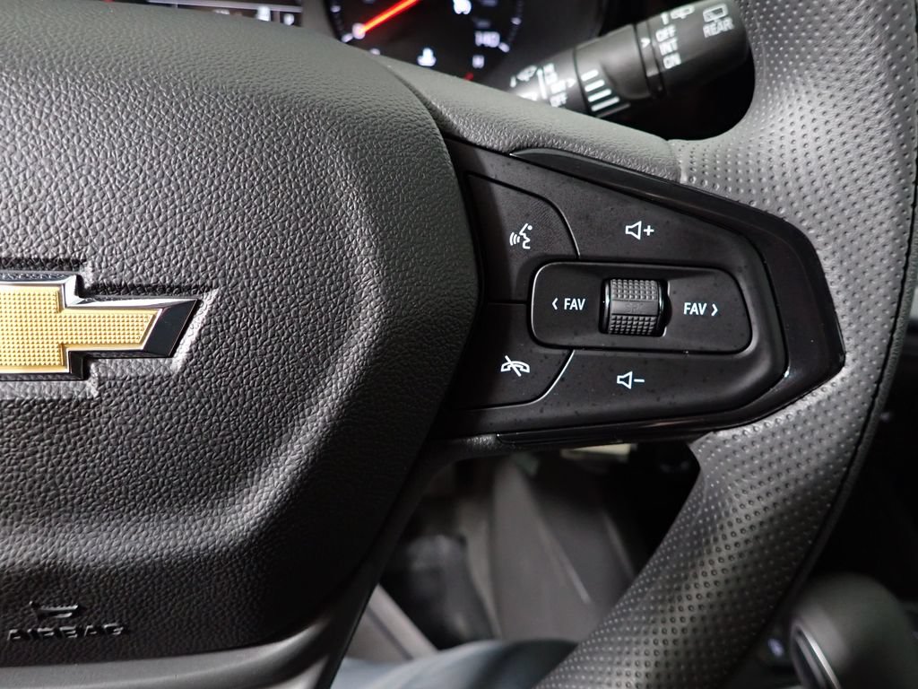 New 2026 Chevrolet Trax LS w/ LS Convenience Package FWD image 26