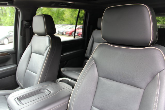 Used 2023 Chevrolet Suburban Premier AWD/4WD image 20