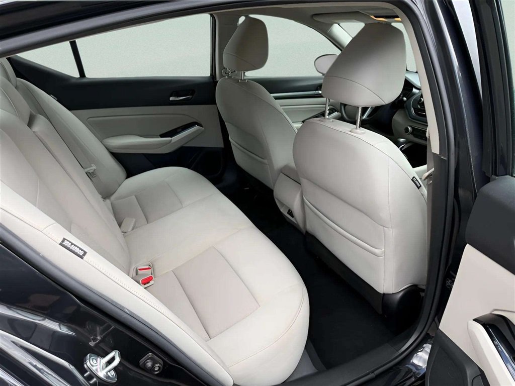 Used 2021 Nissan Altima 2.5 SV FWD image 18