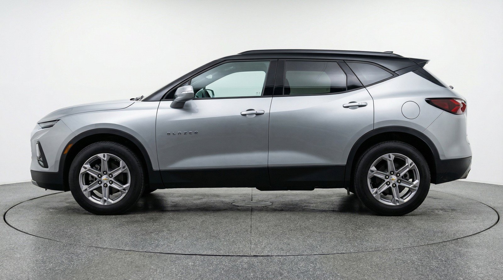 Used 2025 Chevrolet Blazer LT FWD image 5