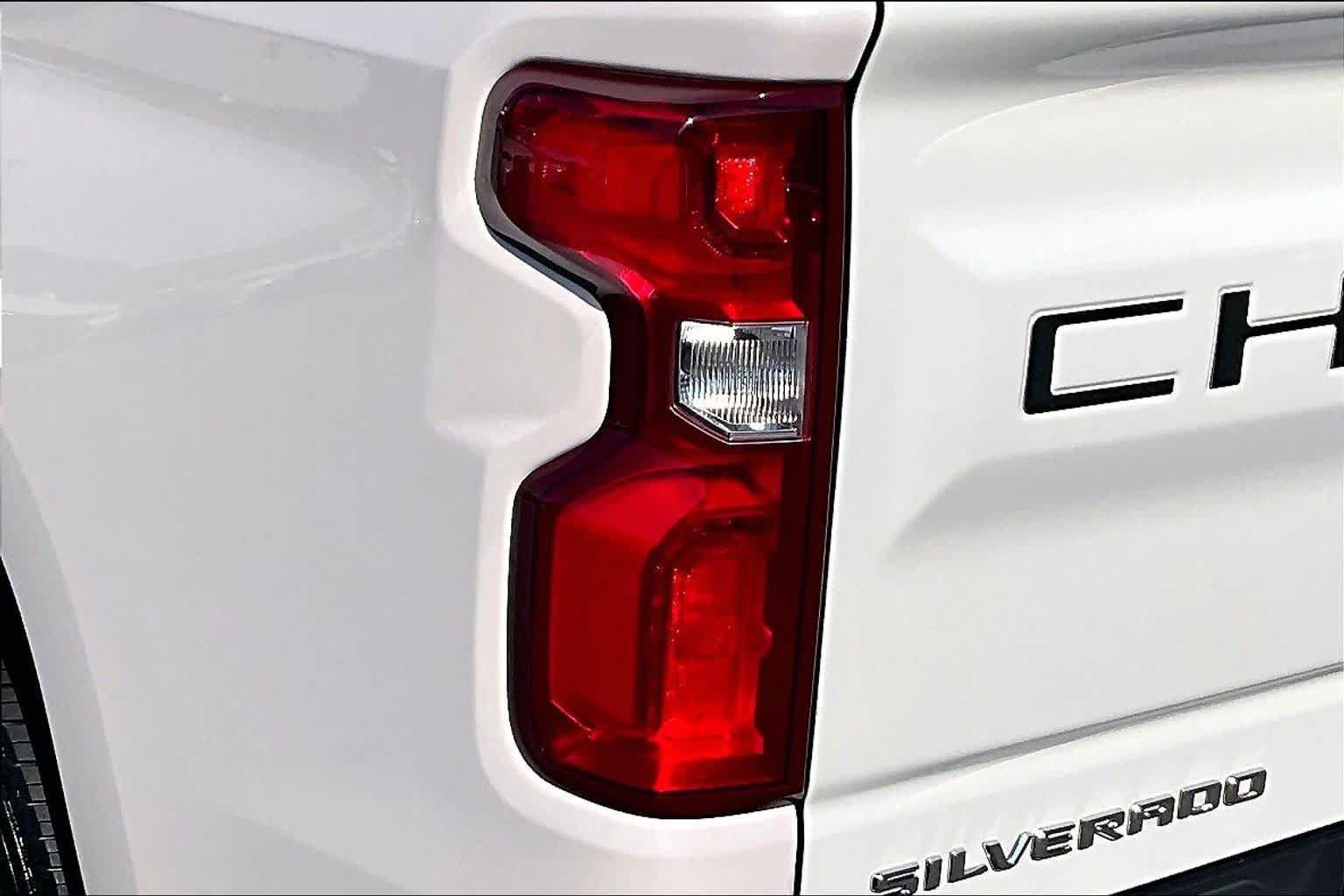 Used 2023 Chevrolet Silverado 1500 High Country w/ High Country Premium Package AWD/4WD image 29