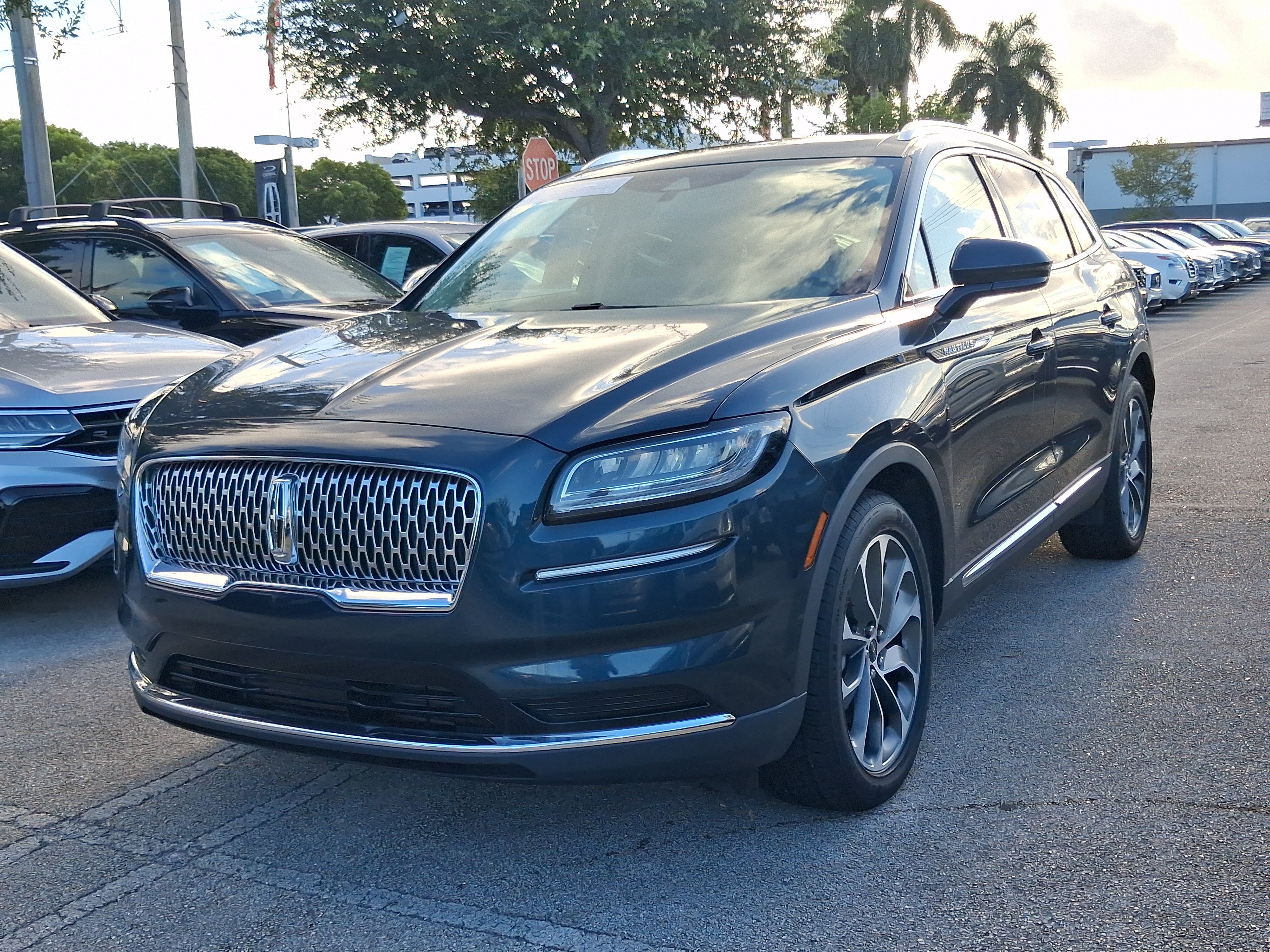 Certified 2023 Lincoln Nautilus Reserve FWD image 2