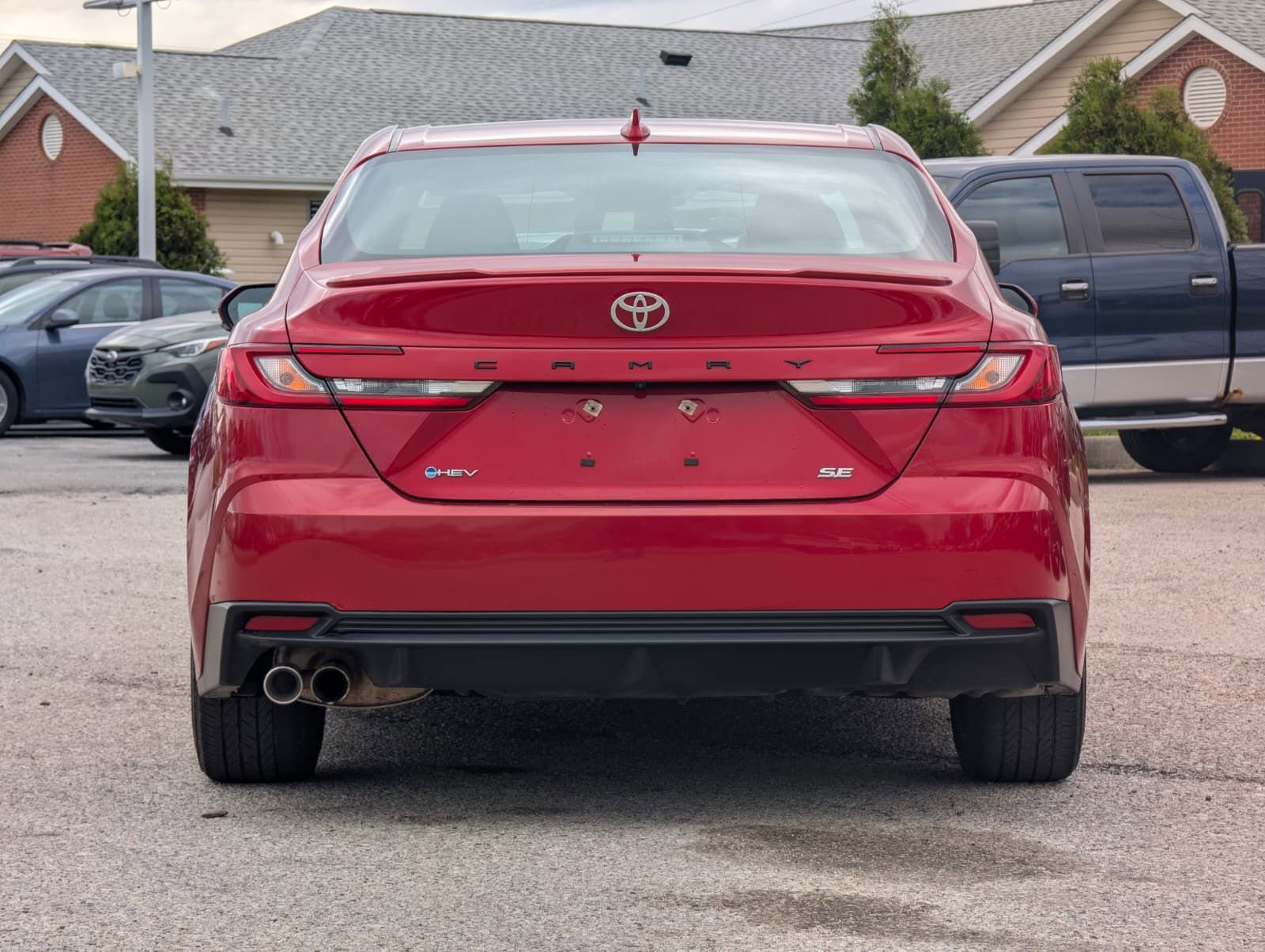 Used 2025 Toyota Camry SE FWD image 5