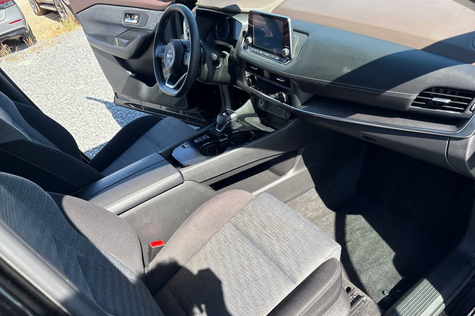 Certified 2023 Nissan Rogue SV FWD image 18